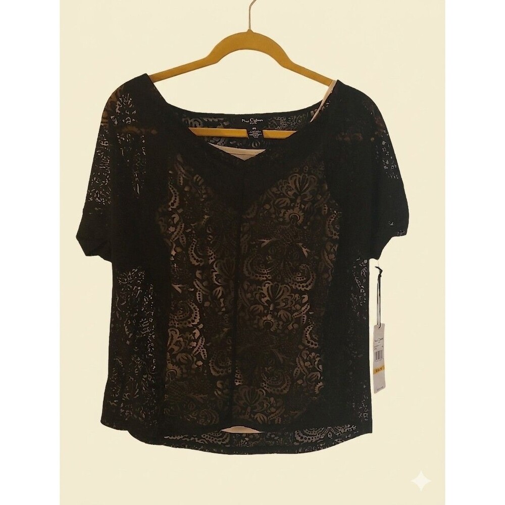 Pre owned Black Lace Top. Petite Small. Nue Options. Gorgeous!!
